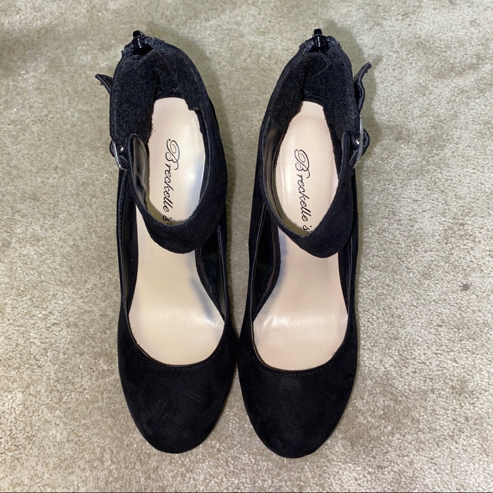 Breckelle’s Black Platform Wedges Size 5 1/2